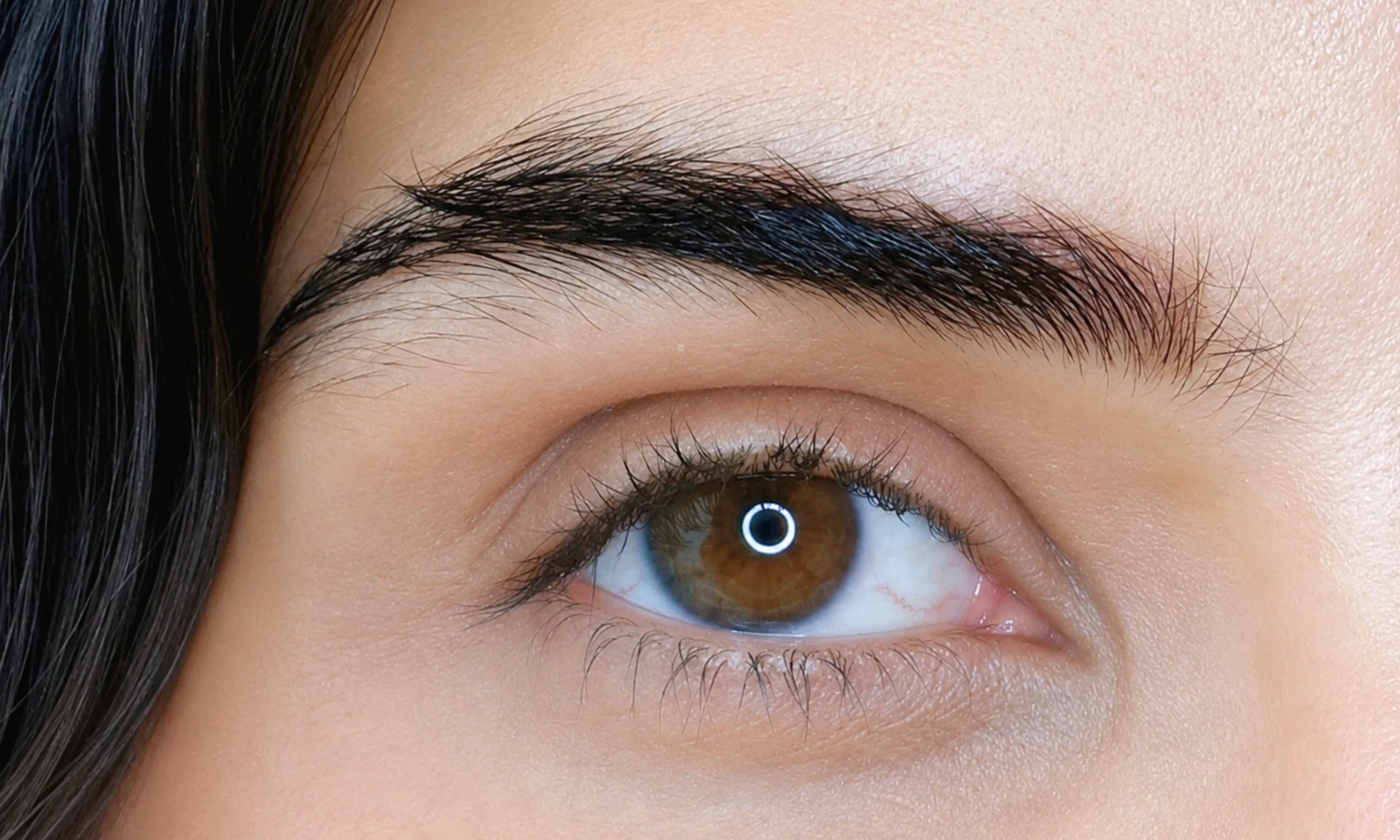 Brow lifting in Dubai, natural brows before treatment at AZIZAM beauty salon