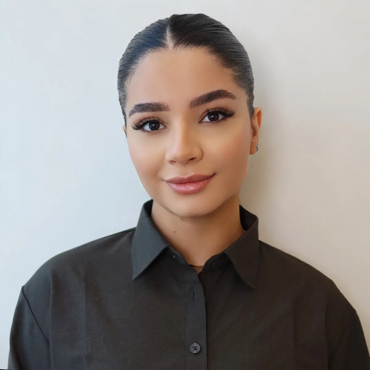 Jana, Lash Master at AZIZAM salon in Dubai