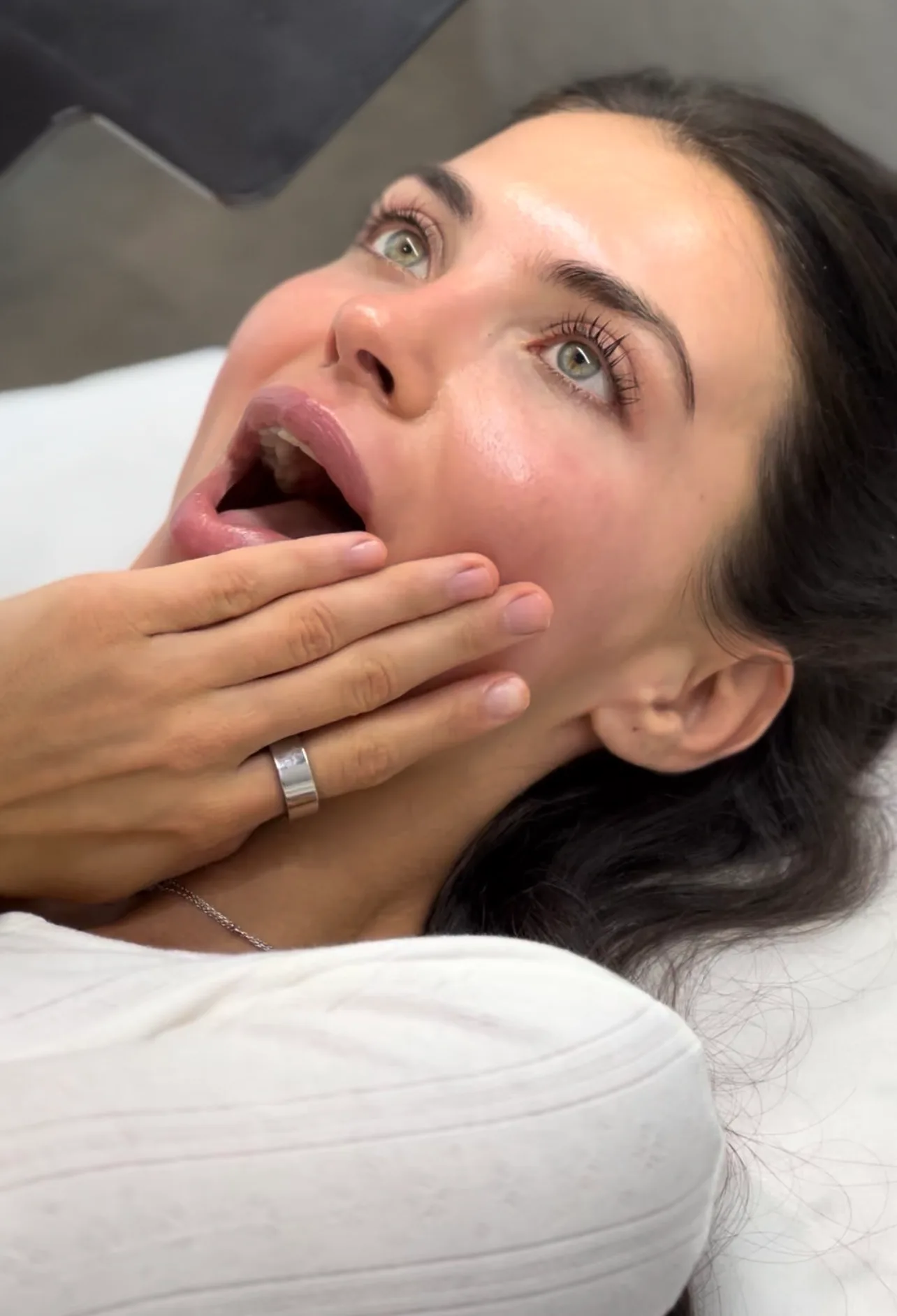 Lash lifting in Dubai — lifted natural lashes, close-up at Azizam beauty salon