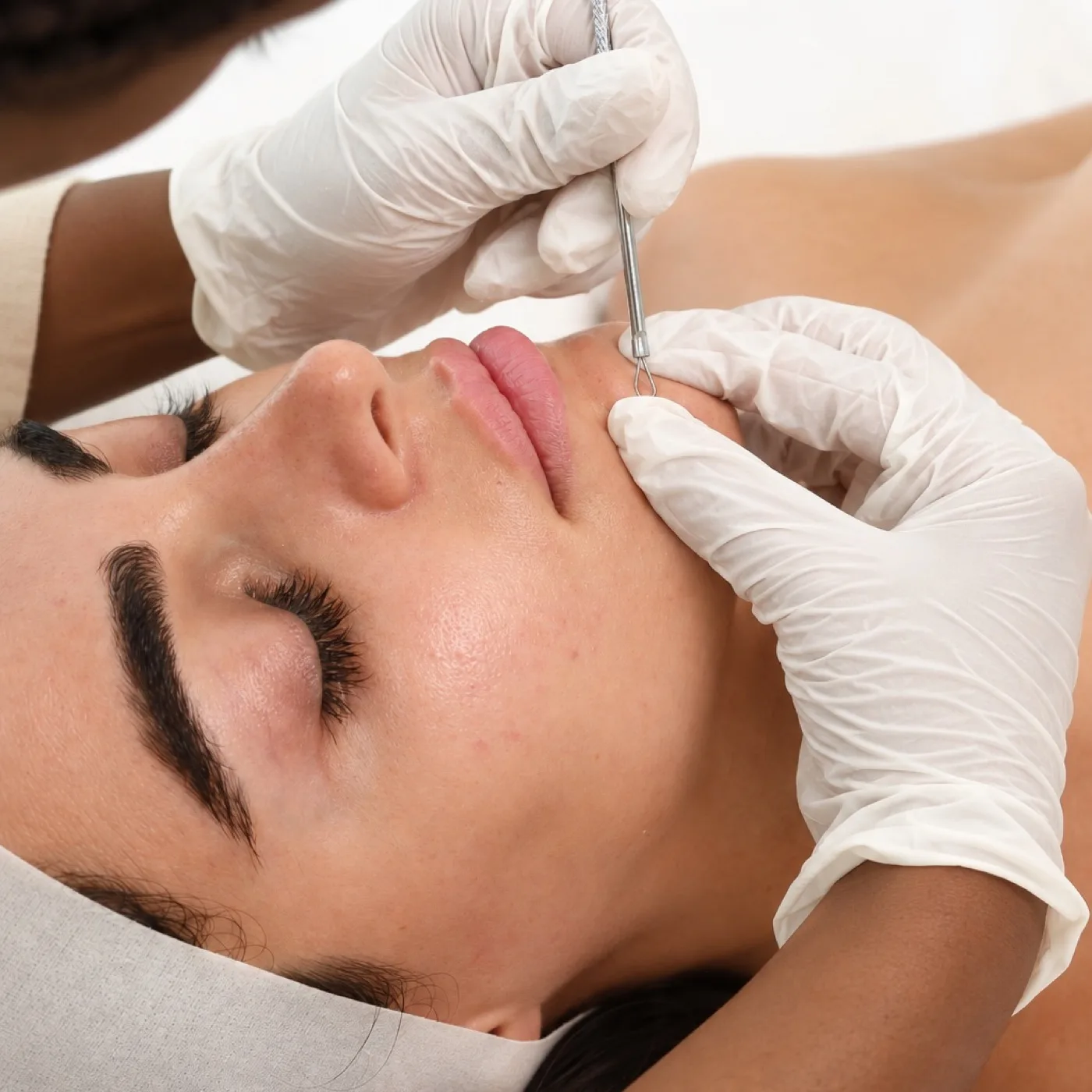 Cleansing facial in Dubai, exfoliation and extractions at AZIZAM beauty salon