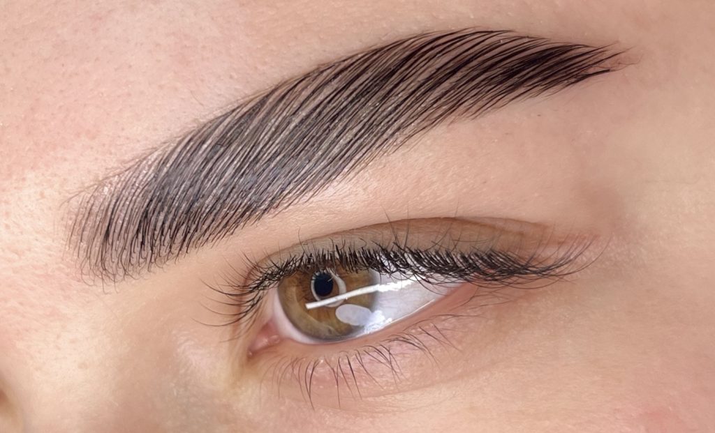 Lash Extensions Dubai: Types, Prices, Aftercare How to Choose the Right Salon (2025 Guide)